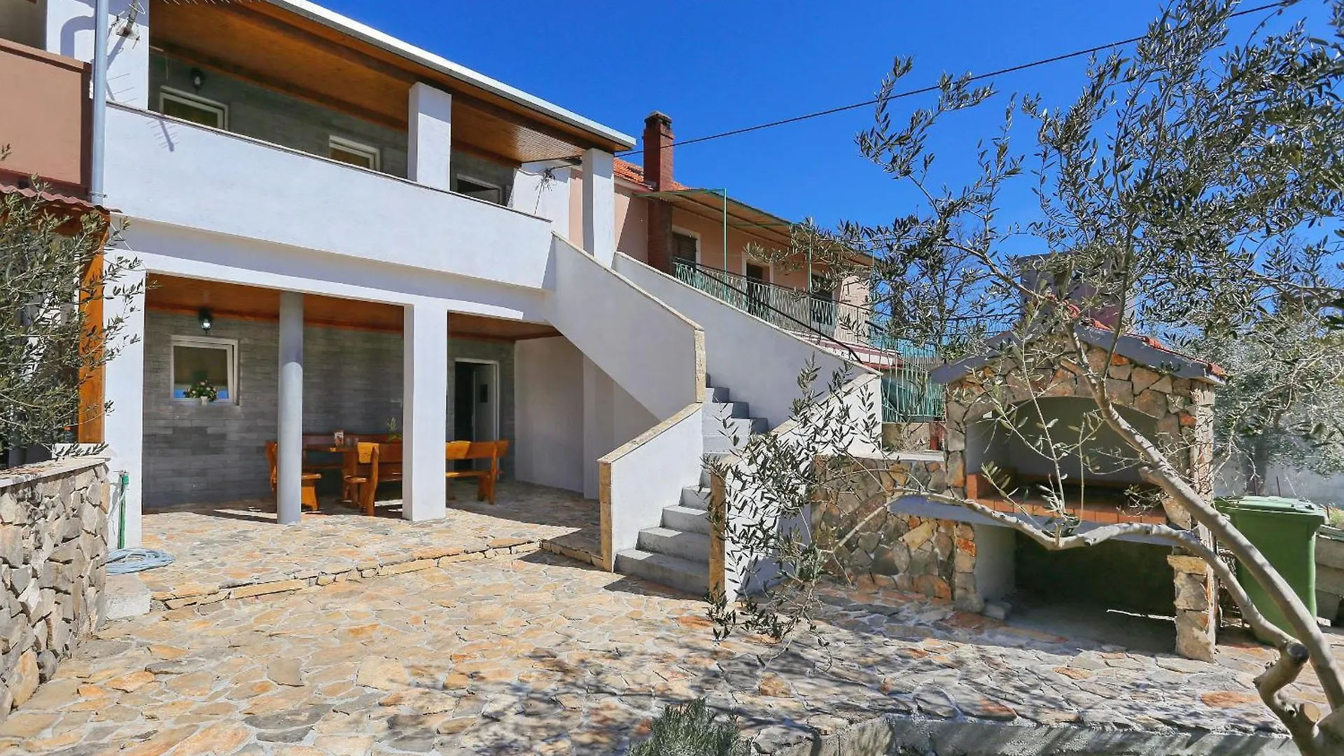 Holiday Home Luka-Sauna & Jacuzzi Privlaka