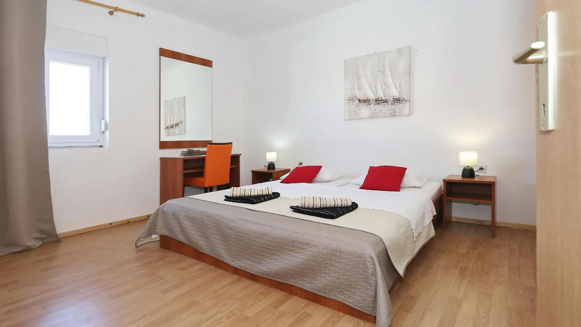 Holiday Home Luka-Sauna & Jacuzzi Privlaka