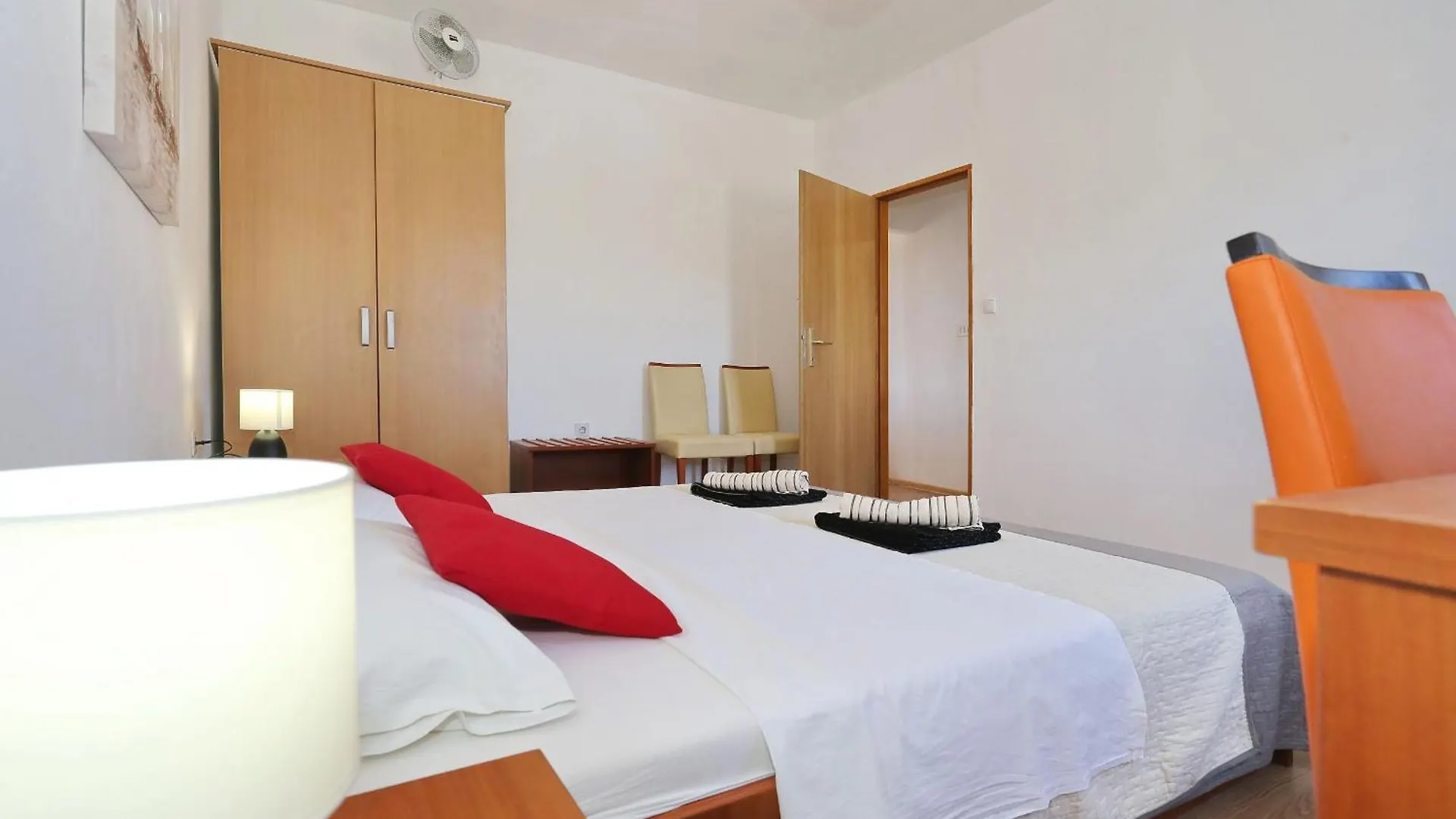 Holiday Home Luka-Sauna & Jacuzzi Privlaka