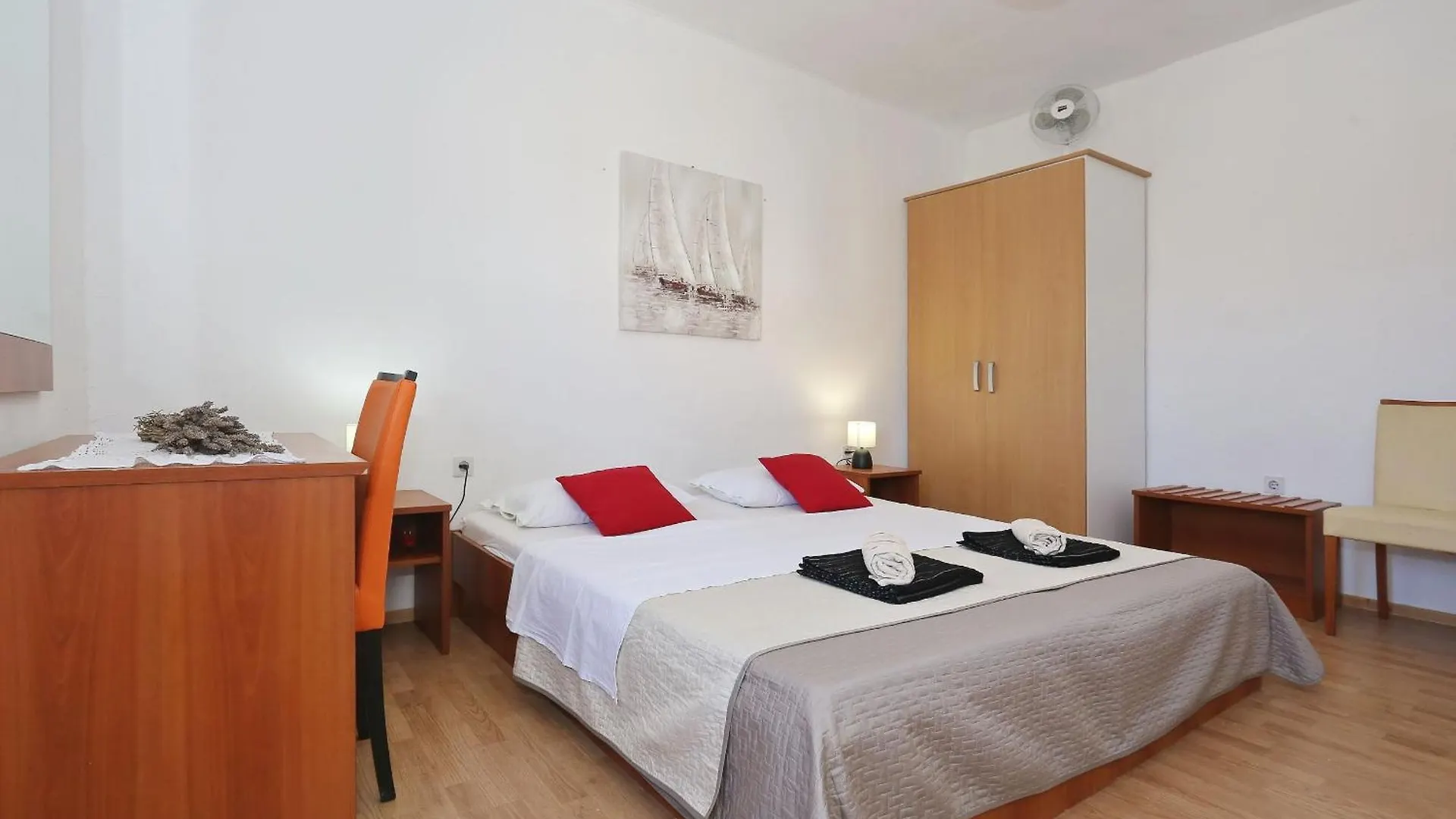 Holiday Home Luka-Sauna & Jacuzzi Privlaka  Croacia
