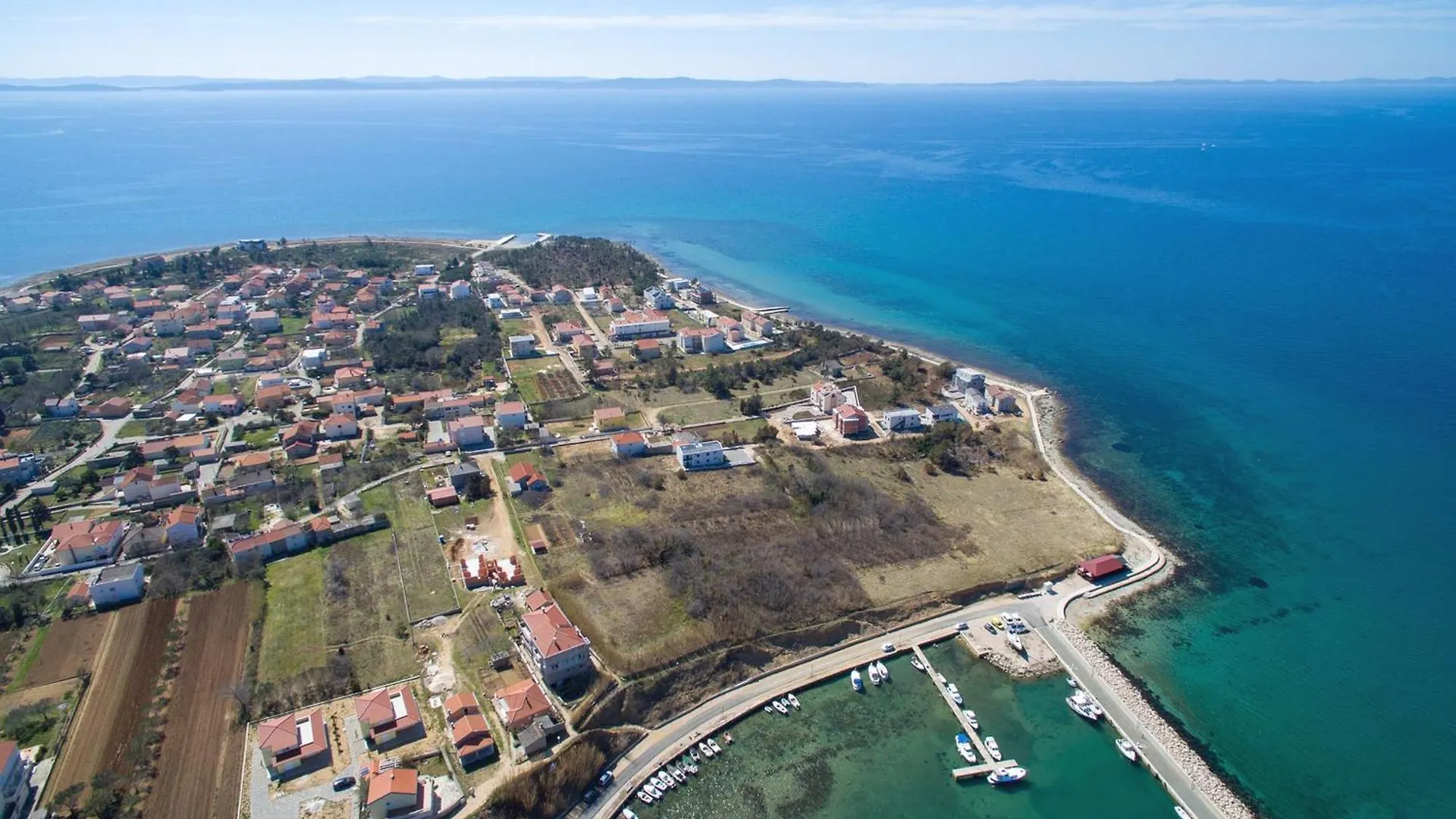 Holiday Home Luka-Sauna & Jacuzzi Privlaka