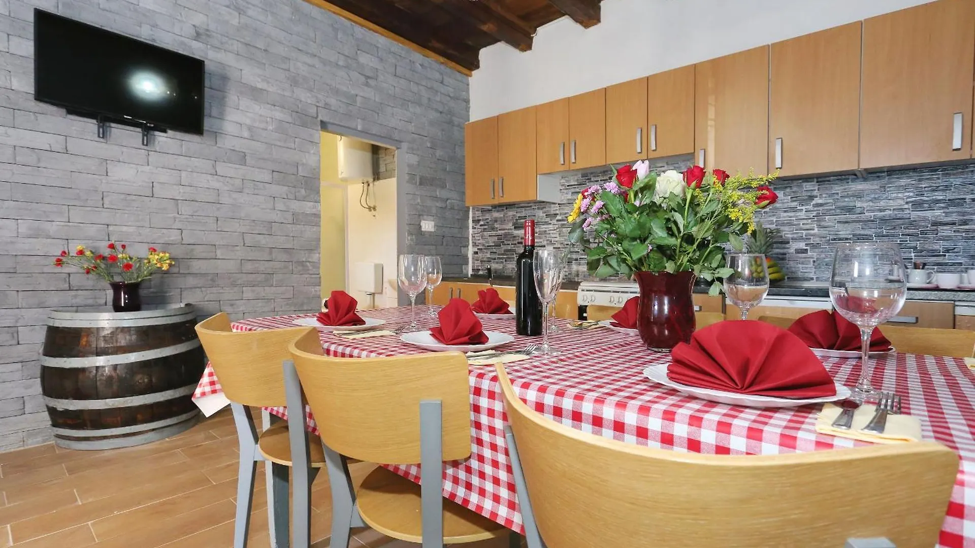 Holiday Home Luka-Sauna & Jacuzzi Privlaka